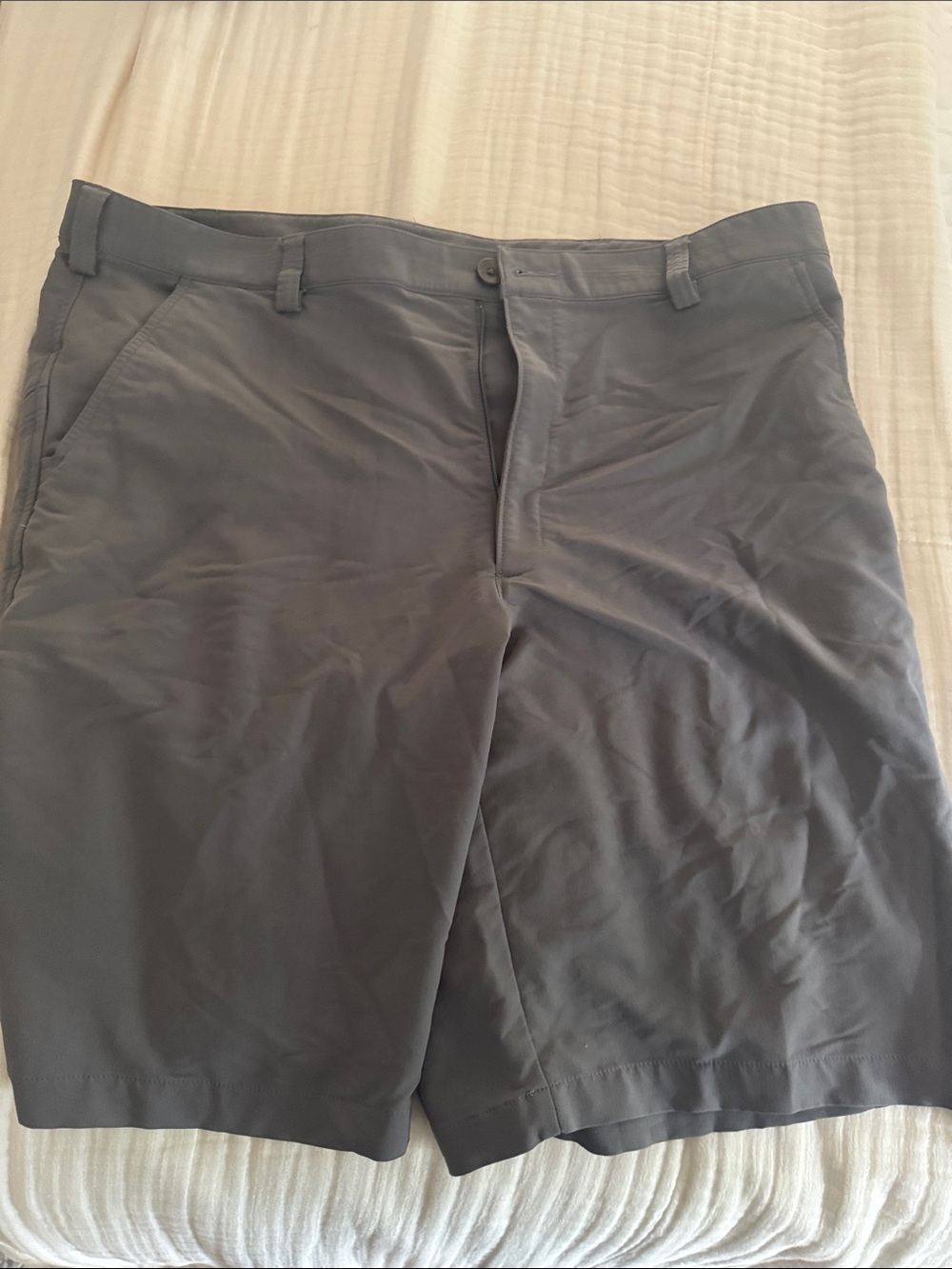 Under Armour Men's Dark Gray Flat-Front Performance Shorts